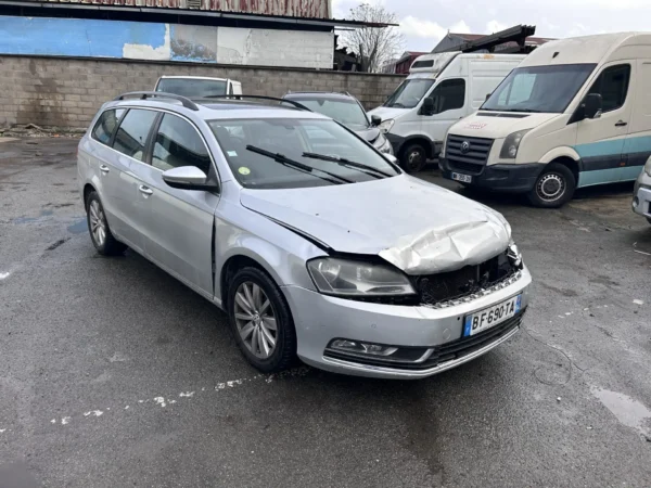 VOLKSWAGEN PASSAT SW Confortline 2011