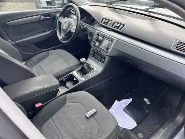 VOLKSWAGEN PASSAT SW Confortline 2011