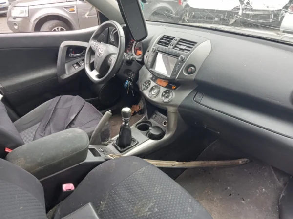 TOYOTA RAV4 2010