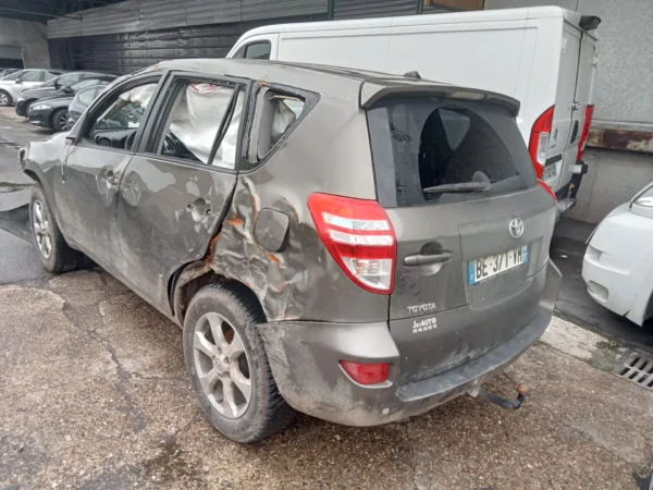 TOYOTA RAV4 2010