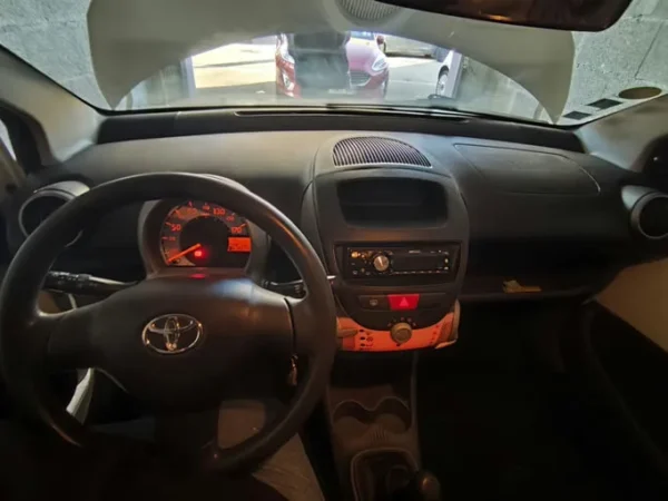 TOYOTA AYGO Confort 2010