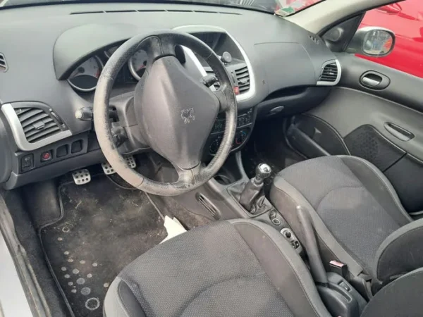 PEUGEOT 206+ Urban Move 2012