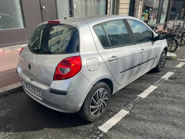 RENAULT CLIO III Confort Dynamique A 2006