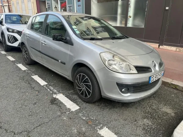 RENAULT CLIO III Confort Dynamique A 2006