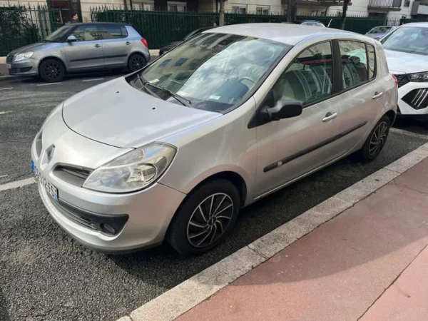 RENAULT CLIO III Confort Dynamique A 2006