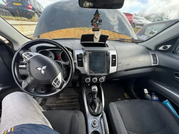 MITSUBISHI OUTLANDER Intense 2009