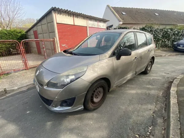 RENAULT SCENIC III Authentique 2009