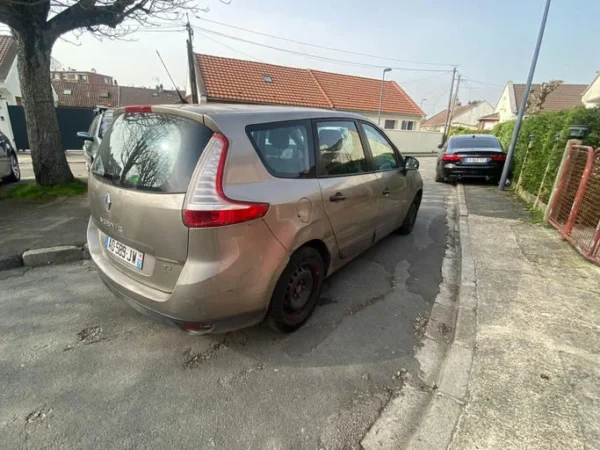 RENAULT SCENIC III Authentique 2009