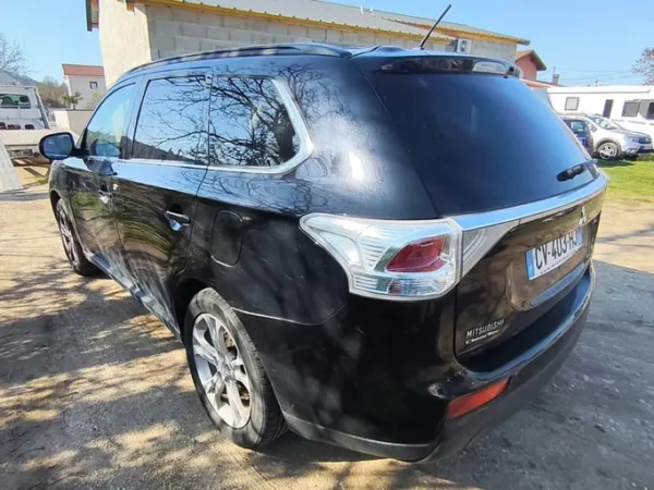 MITSUBISHI OUTLANDER Intense 2013