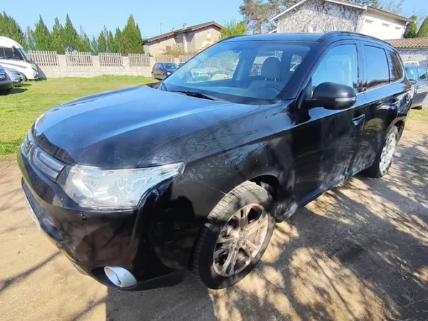 MITSUBISHI OUTLANDER Intense 2013