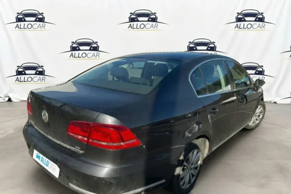VOLKSWAGEN PASSAT Trendline 2010