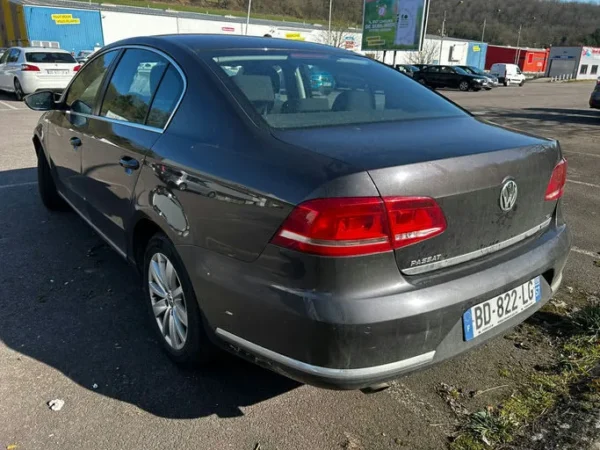 VOLKSWAGEN PASSAT Trendline 2010
