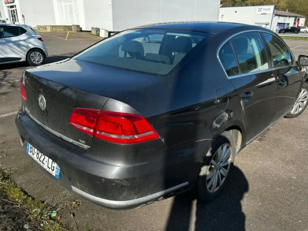 VOLKSWAGEN PASSAT Trendline 2010