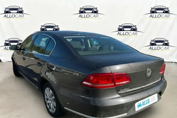 VOLKSWAGEN PASSAT Trendline 2010