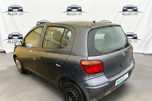 TOYOTA YARIS Creative 2005