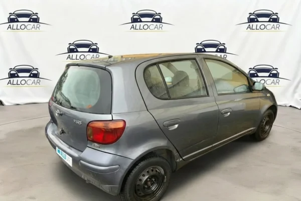 TOYOTA YARIS Creative 2005