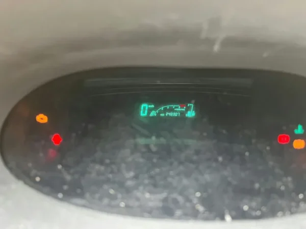 TOYOTA YARIS Creative 2005