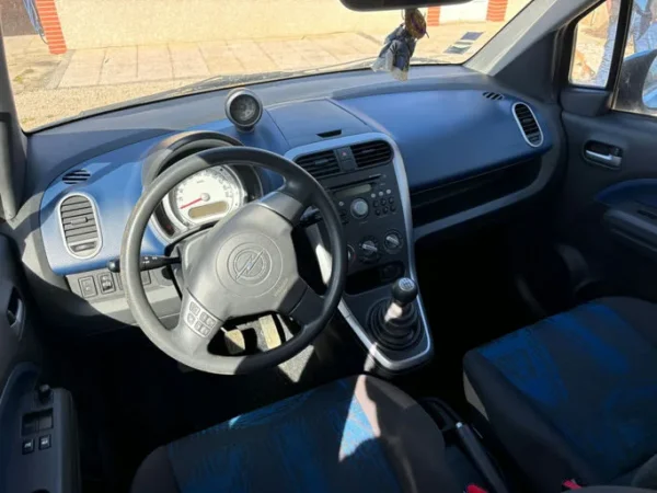 OPEL AGILA Essentia 2012