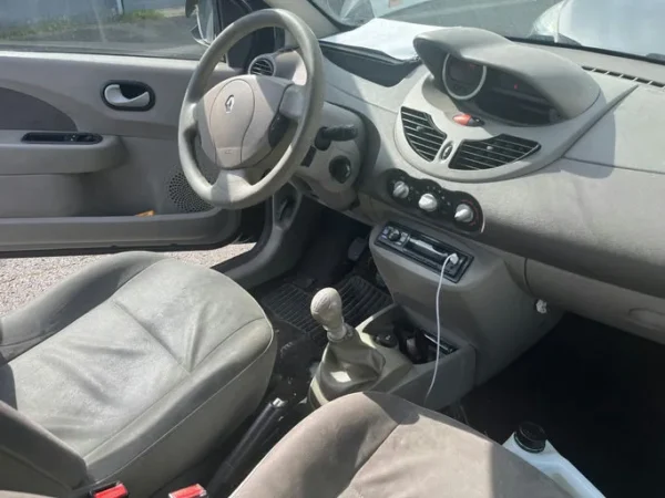 RENAULT TWINGO II Initiale 2010
