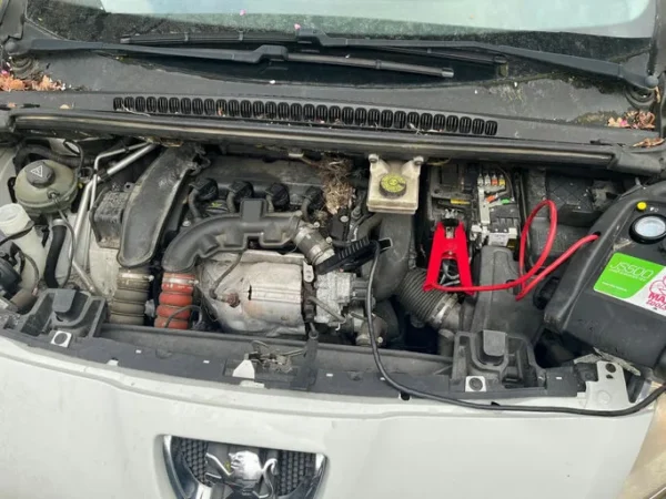 PEUGEOT 5008 Allure 5pl 2013