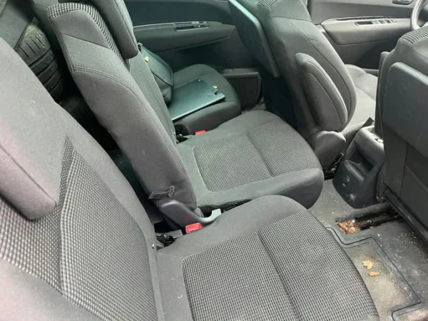 PEUGEOT 5008 Allure 5pl 2013