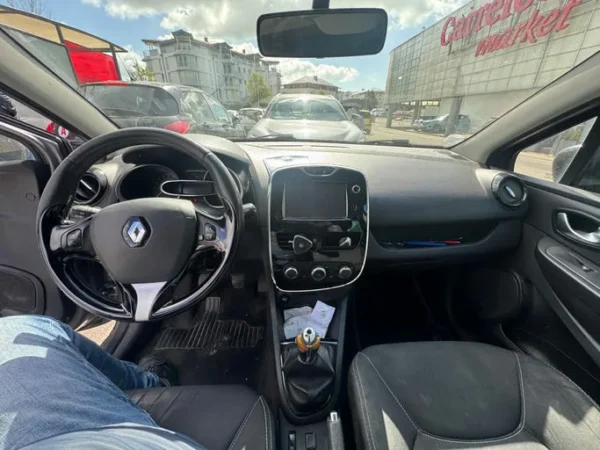 RENAULT CLIO IV ESTATE SL Limited 2016