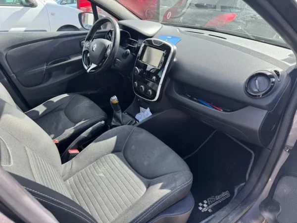 RENAULT CLIO IV ESTATE SL Limited 2016