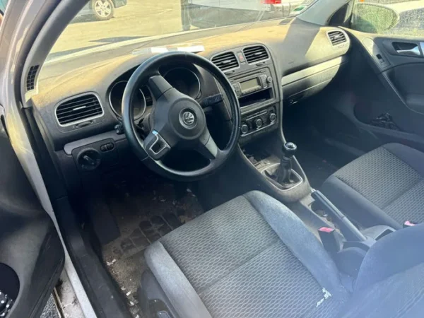 VOLKSWAGEN GOLF Style 2011
