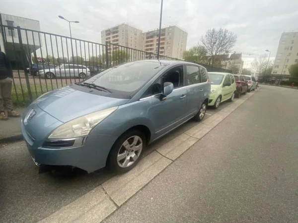 PEUGEOT 5008 Premium 5pl 2010