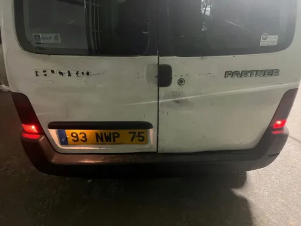 PEUGEOT PARTNER FGN STANDARD 2001