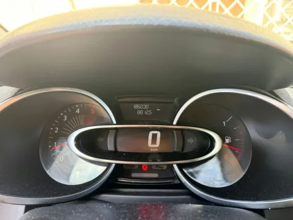 RENAULT CLIO IV ESTATE SL Limited 2016