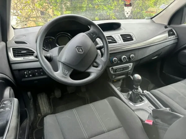 RENAULT MEGANE III BERLINE Life E6 2015