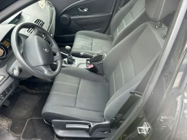 RENAULT MEGANE III BERLINE Life E6 2015