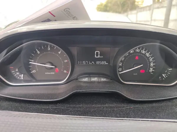 PEUGEOT 208 Style 2017