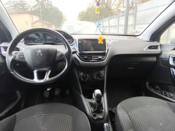 PEUGEOT 208 Style 2017