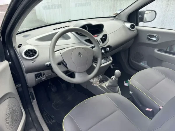 RENAULT TWINGO II Dynamique 2013