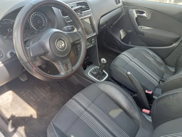 VOLKSWAGEN POLO Confortline 2010