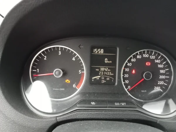 VOLKSWAGEN POLO Trendline 2010