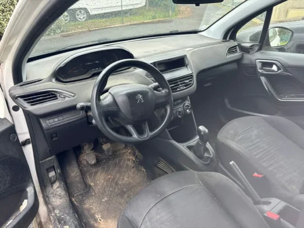 PEUGEOT 208 Allure 2012