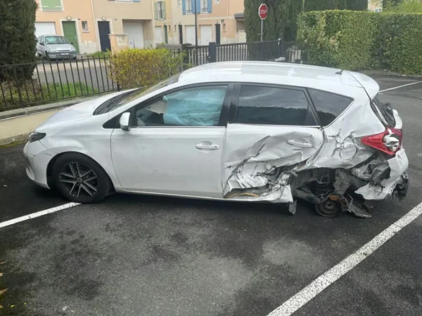 TOYOTA AURIS SkyBlue 2015