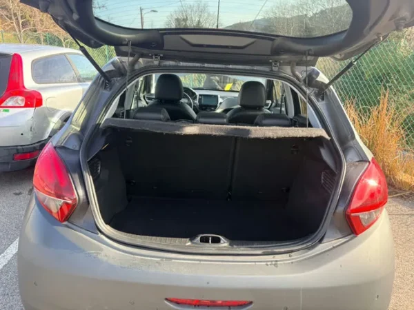PEUGEOT 208 Féline 2015