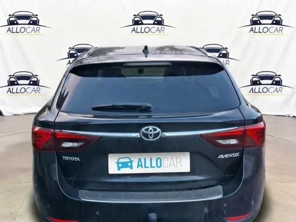 TOYOTA AVENSIS LCA SW Lounge 2015