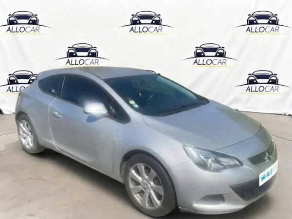 OPEL ASTRA GTC Panoramique 2013