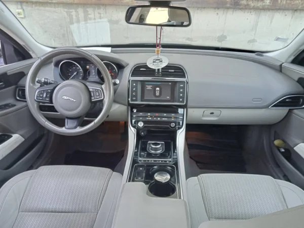 JAGUAR XE Portfolio 2017