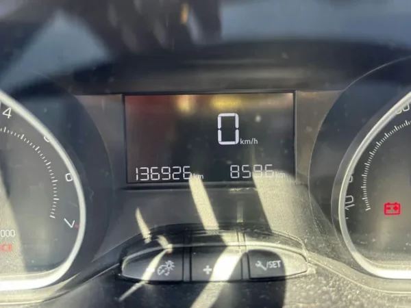 PEUGEOT 208 Active 2015