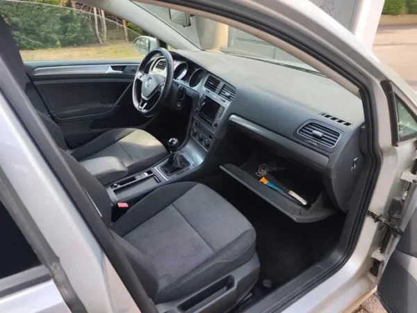 VOLKSWAGEN GOLF Trendline 2013