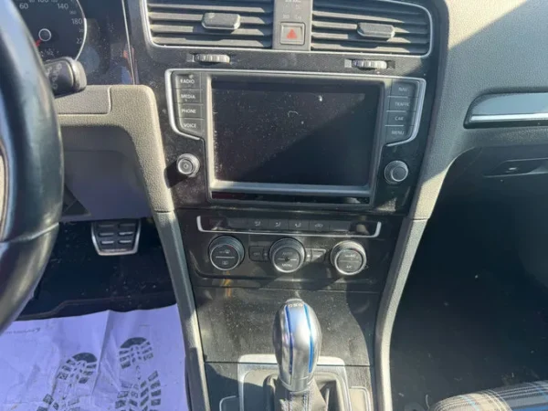 VOLKSWAGEN GOLF GTE 2015