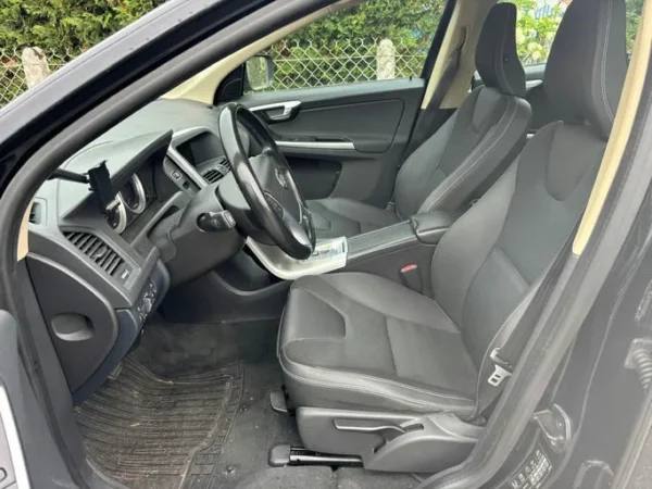 VOLVO XC60 Momentum Geartronic A 2010