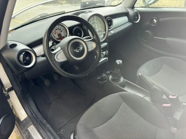 MINI MINI R56 One 2009
