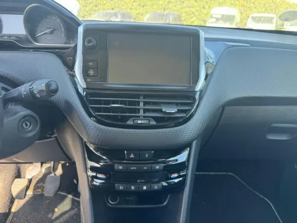 PEUGEOT 2008 Féline Titane 2016